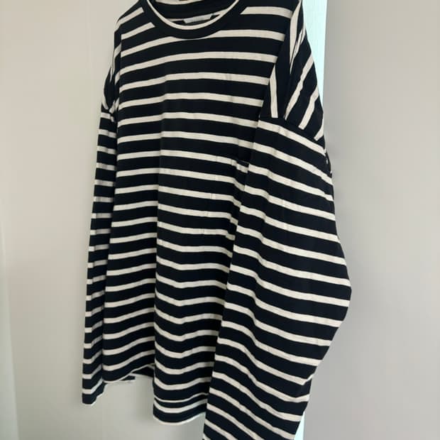 언유즈드 스트라이프 티셔츠