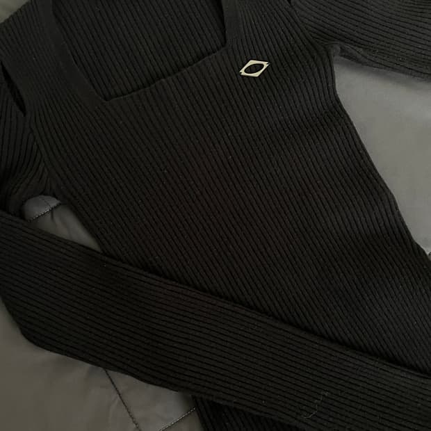 미스치프 스퀘어넥 니트탑(m)