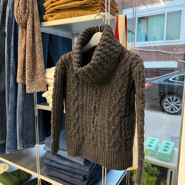 Vtg high neck sweater 