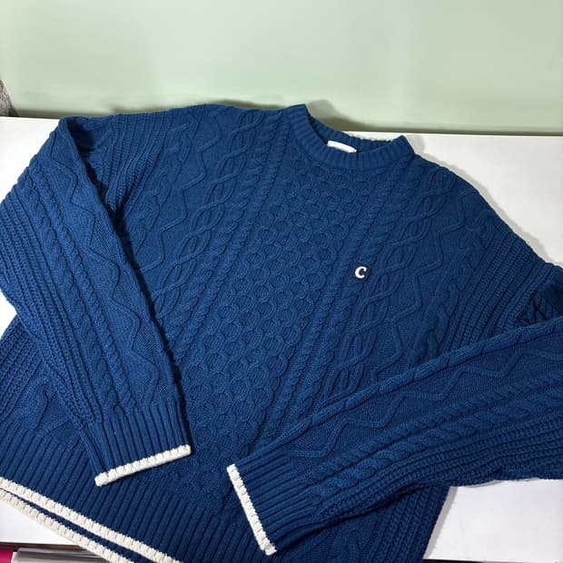 S 95 커버낫 네이비 소매배색 꽈배기니트