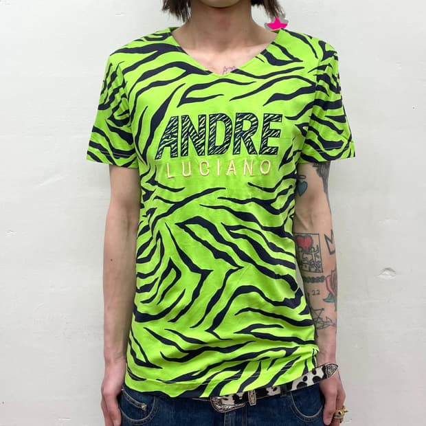 Green Zebra V-neck T-shirt 