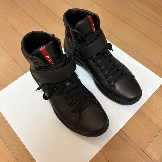 프라다 하이탑 레더 스니커즈 245