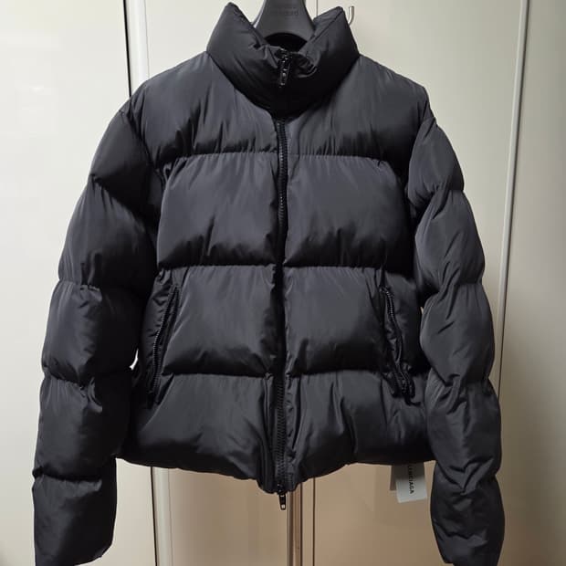 발렌시아가 유니티 스포츠 아이콘 패딩