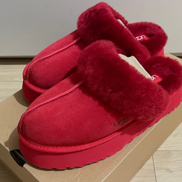 어그 디스케트 플랫폼 슬리퍼 삼바레드 사이즈 7 새상품