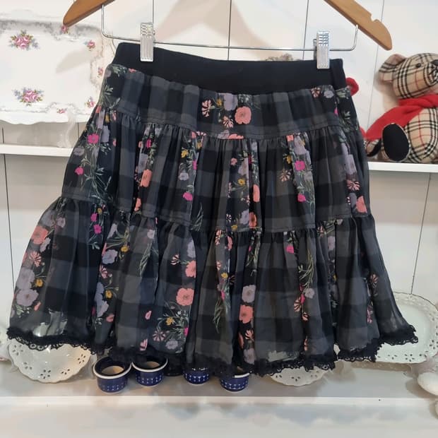 ALGONQUINS(알곤퀸) 체크 플라워 캉캉 스커트