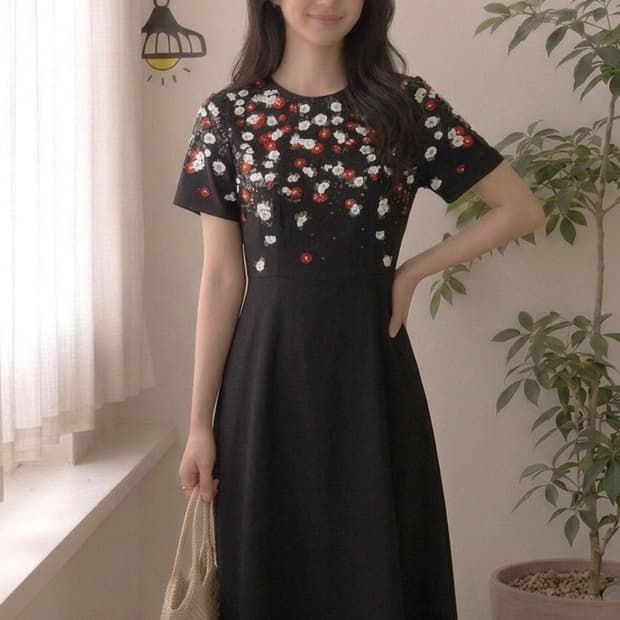 [정품] VALENTINO ROMA 시퀸 플라워 비즈 자수 원피스