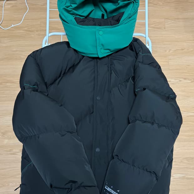 자라 x 아더에러 오버사이즈 덕다운 푸퍼 패딩 블랙 S급