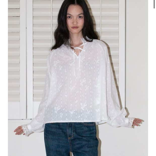 얀시시 YAHN SISI 레이스 블라우스 (새상품)