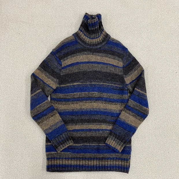 105 올젠 터틀넥 니트 스웨터 0220M