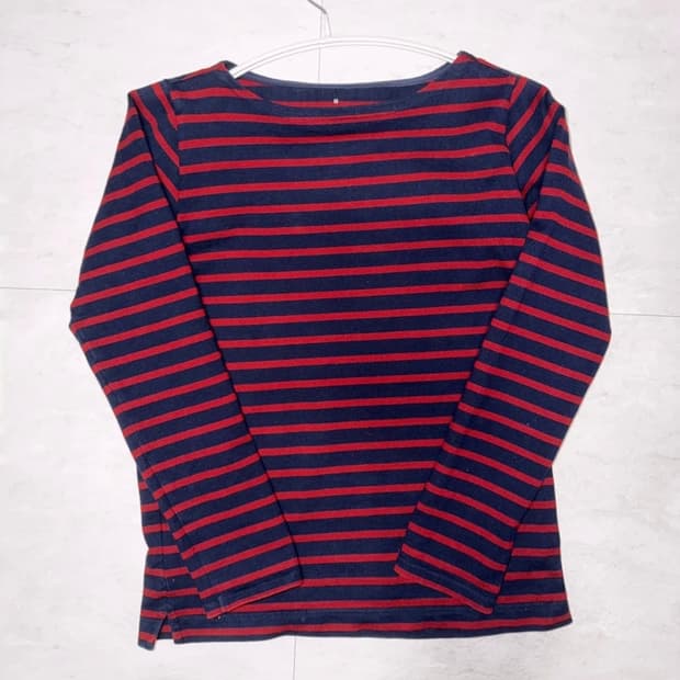 네이비 레드 스트라이프 긴팔 티셔츠