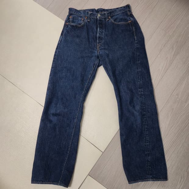 풀카운트 0105W 32 사이즈 판매합니다.