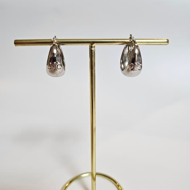 셀린느 트리오페 볼드 후프 귀걸이