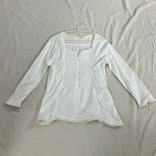 빈티지 레이스 핀턱 화이트 블라우스 티셔츠  모리걸