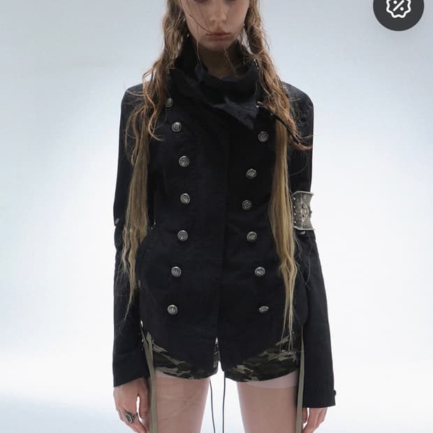 Double punch 하이넥 메탈 버튼 자켓 블랙