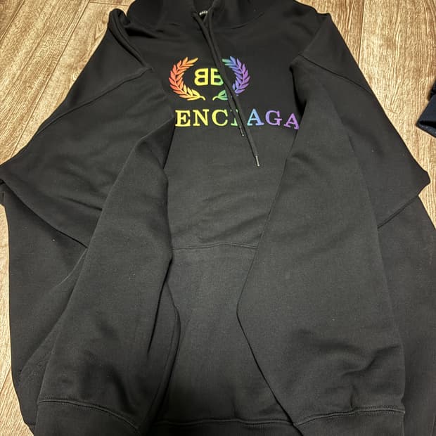 발렌시아가 월계수 후드티