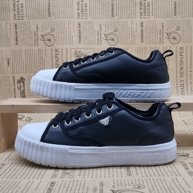 다이나핏 팬코 레터링 스니커즈245