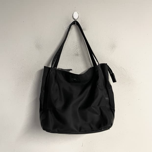 Y'SACCS square hand bag black