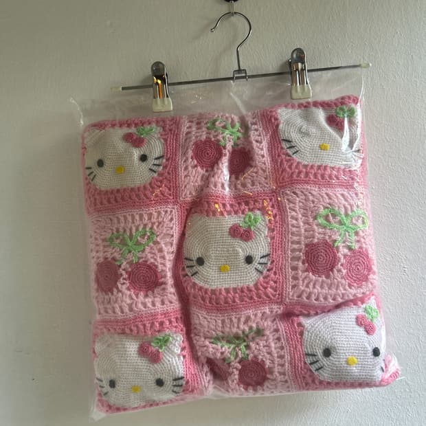 헬로키티 고전쿠션