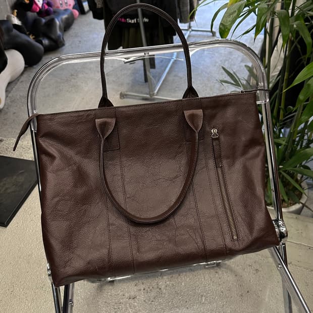 brown leather shoulder bag