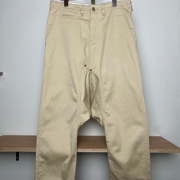 간류 사루엘 팬츠 베이지 치노팬츠