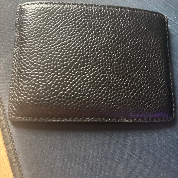 톰브라운 카드지갑 판매 합니다