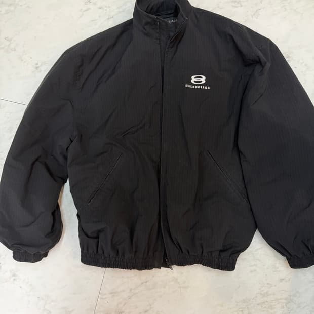 발렌시아가 유니티 윈드브레이커