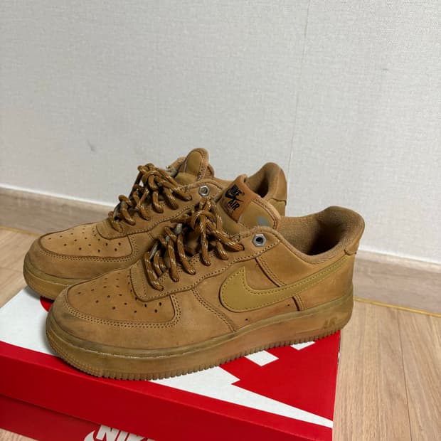 나이키 에어포스 된장 240 