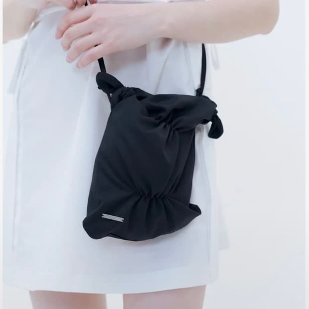 미세키서울 Shirring mini cross bag BLACK 가방