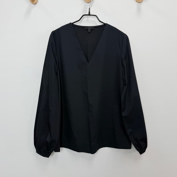 COS 코스 브이넥 블라우스