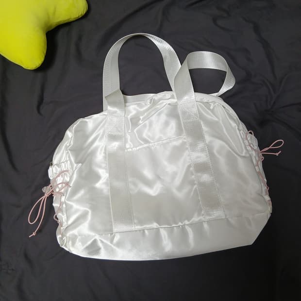 아뜰리에 파크 숄더백 판매합니다