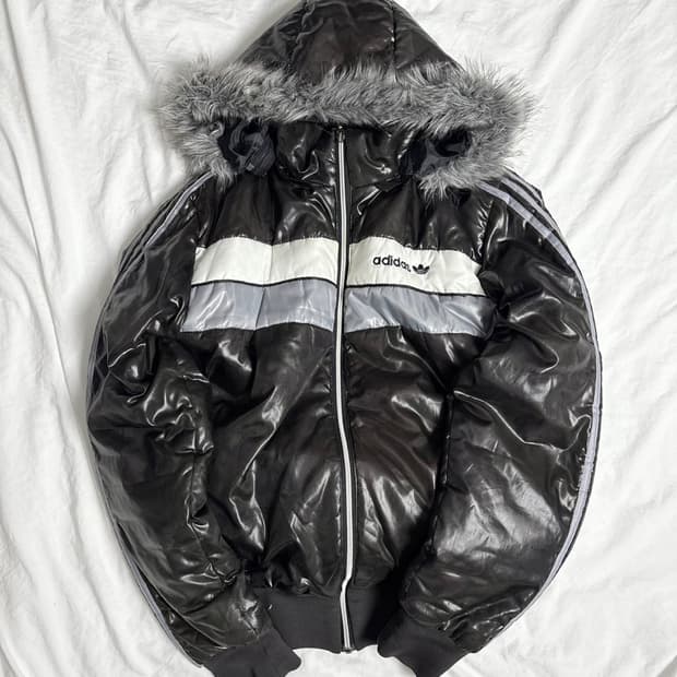 아디다스 카고 브라운 블랙 퍼 후드 패딩