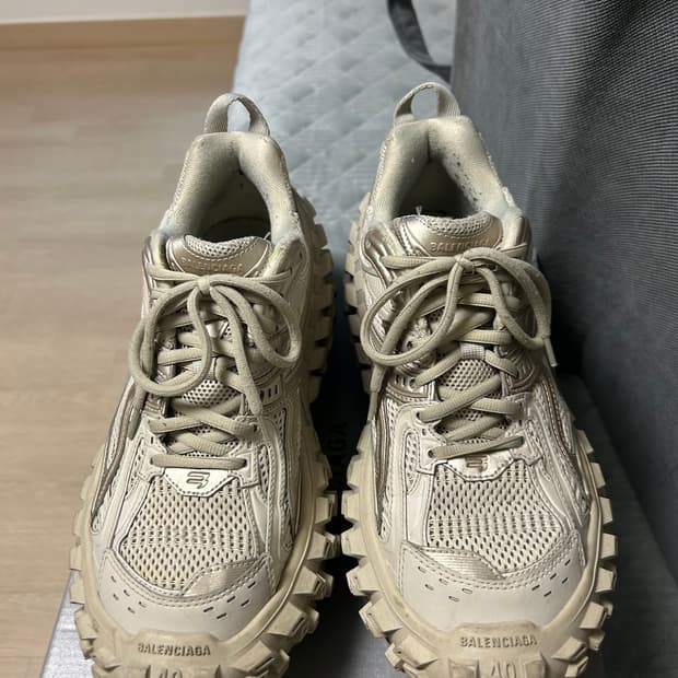 발렌시아가 디펜더 베이지 40