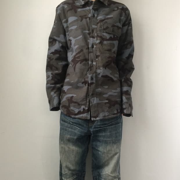 gap Camo pattern shirt