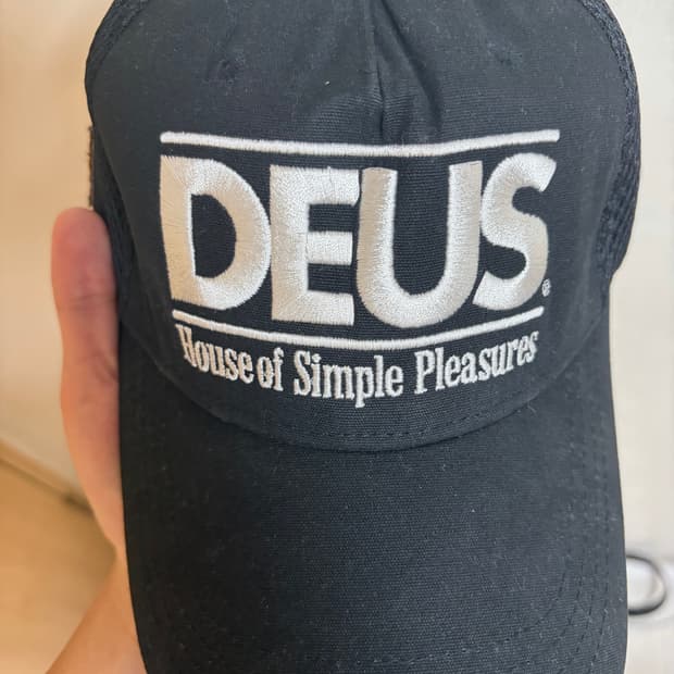 DEUS 캡