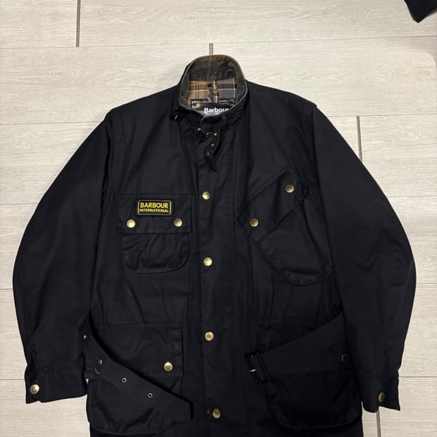 바버 인터네셔널 a7 오리지널 36사이즈 (95) 왁스 자켓
