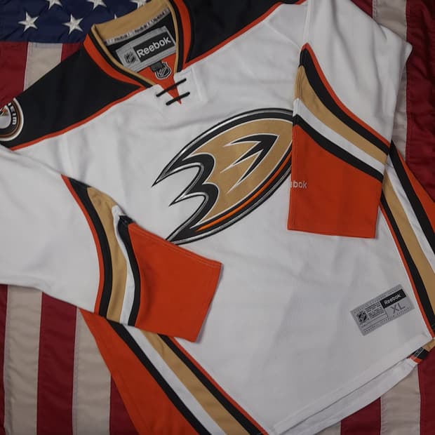새제품 오리지날 리복 NHL 애너하임 하키져지