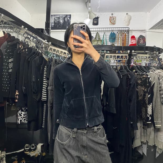 Vicky 벨벳 크롭 집업