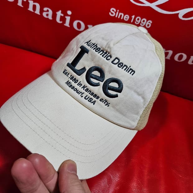 리(Lee) 22ss 빈티지 레터링 매쉬캡 Free