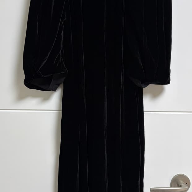 코스 벨벳원피스