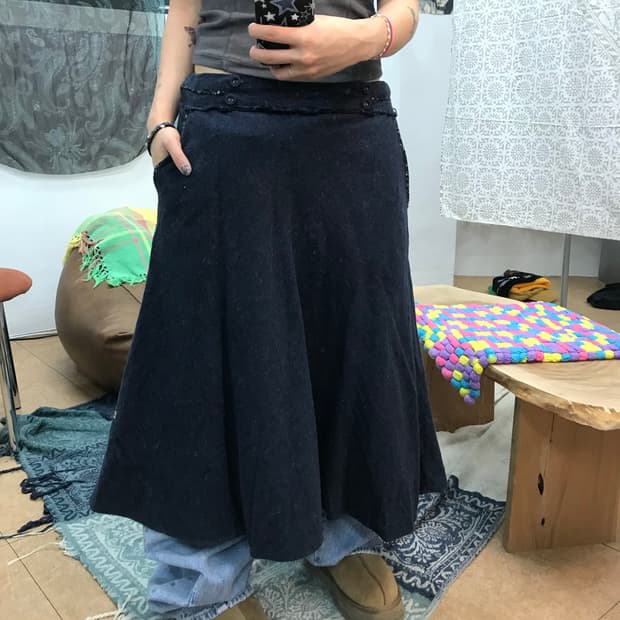 써스데이아일랜드 여성 모직 네이비 스커트 