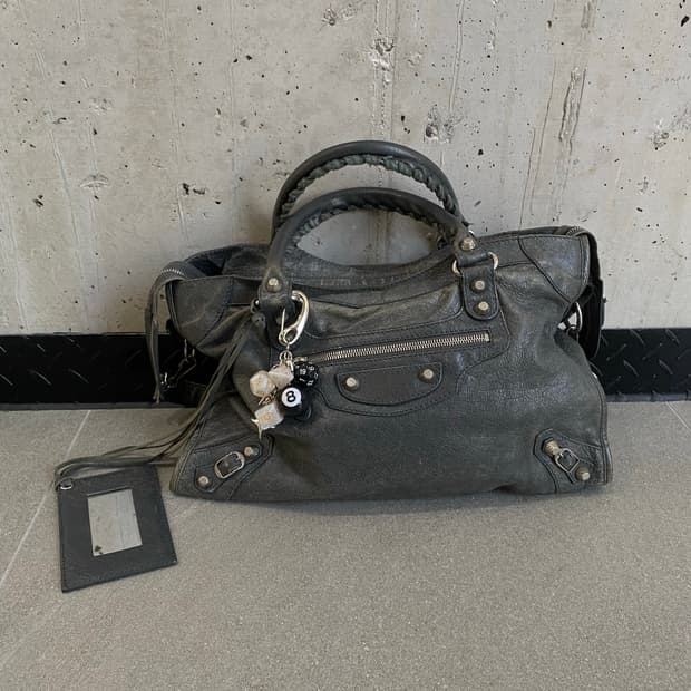 발렌시아가 모터백