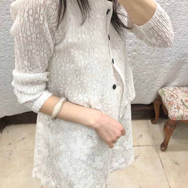 Flare sheer pleats cardigan