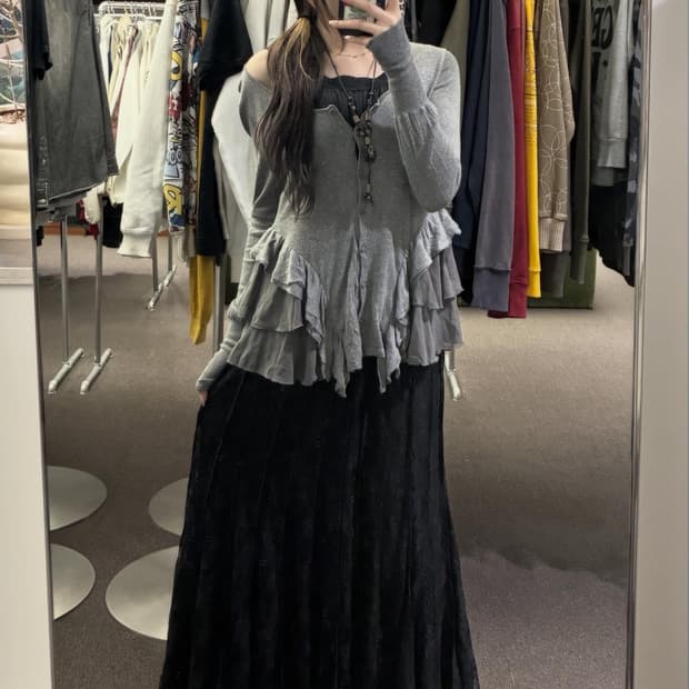 Grey Vintage Ruffle 🐩🐾