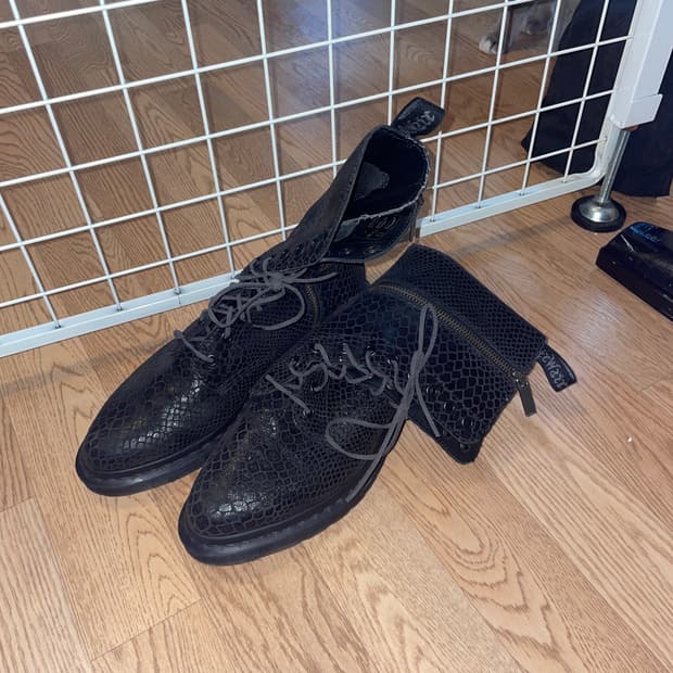 닥터마틴 알릭스 255사이즈