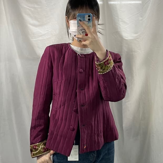 버튼 경량패딩 와인 