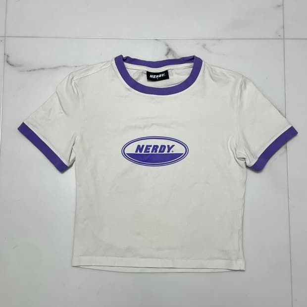 새상품) NERDY NDY 링거 크롭 로고 티셔츠