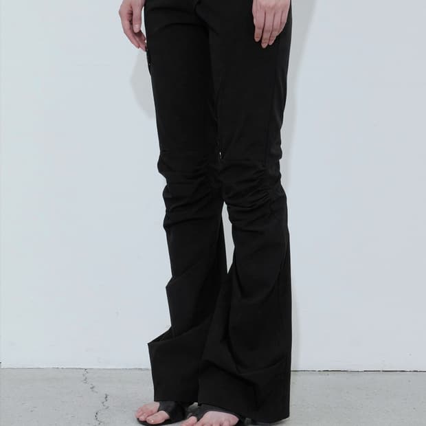 보헤미안서울 셔링 부츠컷 팬츠 SHIRRING BOOTCUT PANT