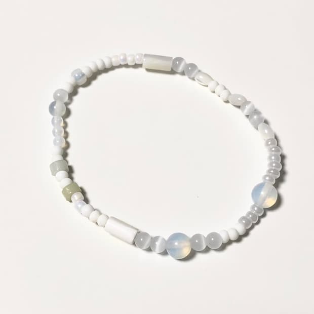 흰방울 비즈팔찌