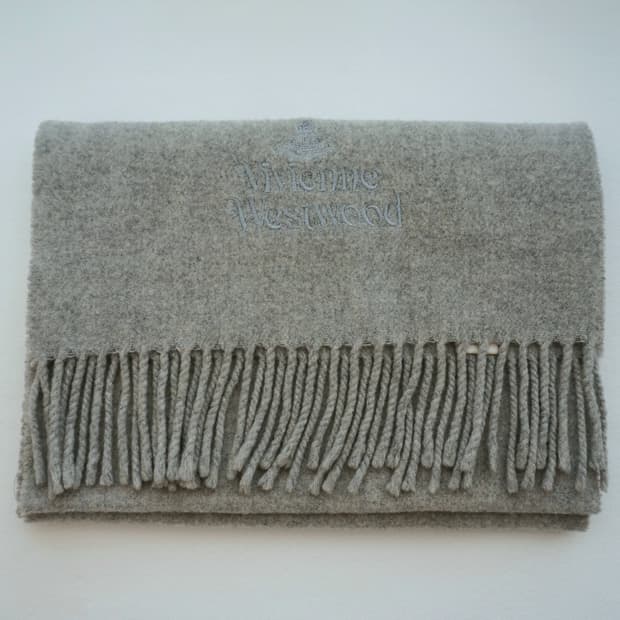 비비안웨스트우드 머플러-연그레이