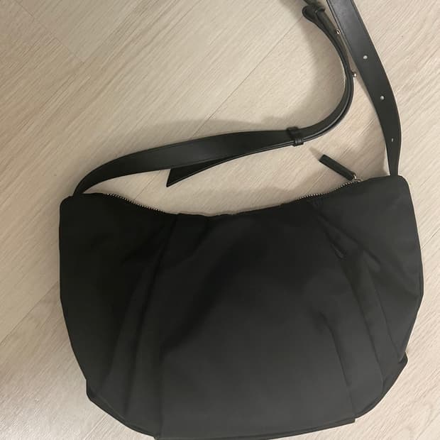 오브히로에브 나일론 호보백 Loeb Nylon Hobo Bag_Black